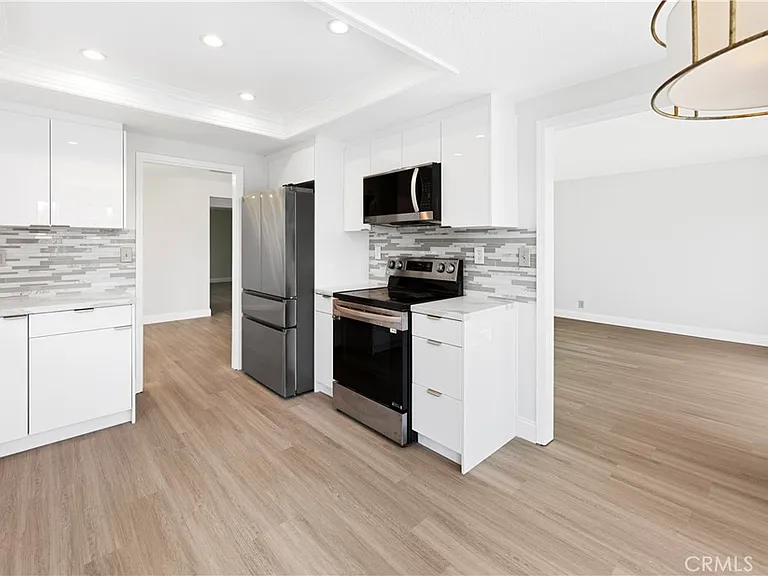 24242 Briones Dr — Photo 4