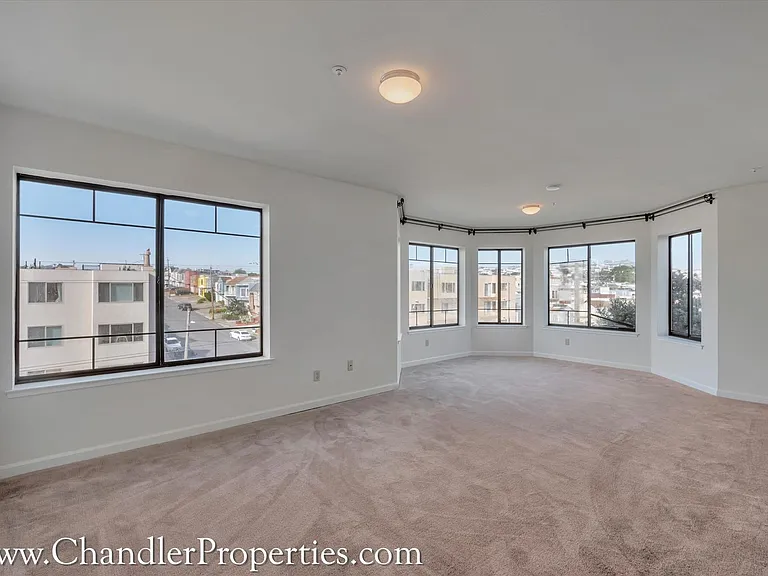 3111 Vicente St — Photo 14