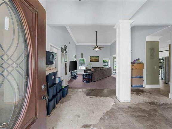 3rd image of 79 Hampton Hills Ln