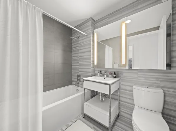 605 West 42nd Street image 5 of 26