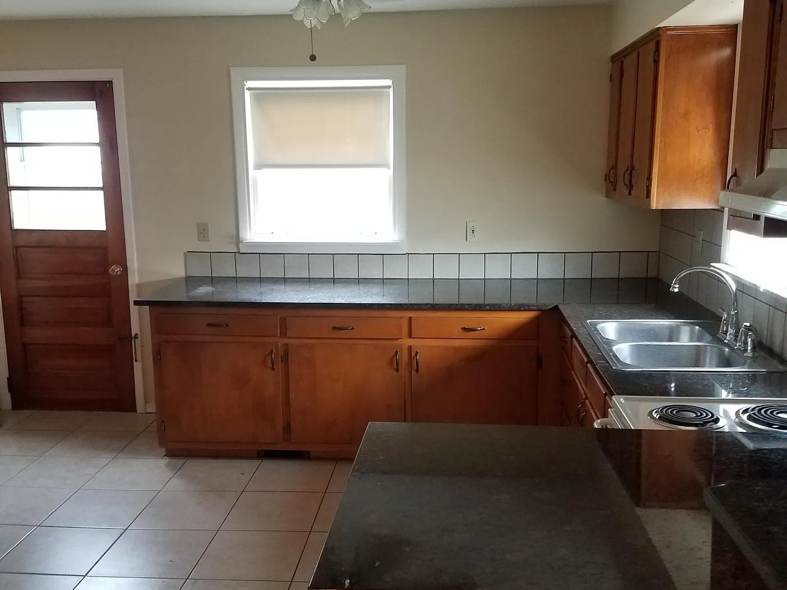 410 Plum St — Photo 2