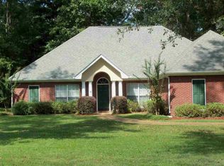 404 Devonport Cir, Raymond, MS 39154