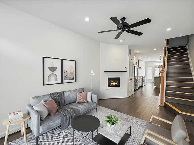 619 Wyeth St #1 — Photo 5