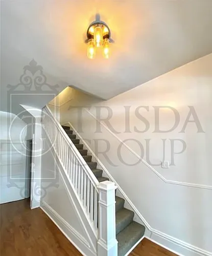 Avail July 24: 1BR/1BA Crafton Apt w/ Beautiful Character on walkable street. Parking, AC, W/D, P... Photo 1