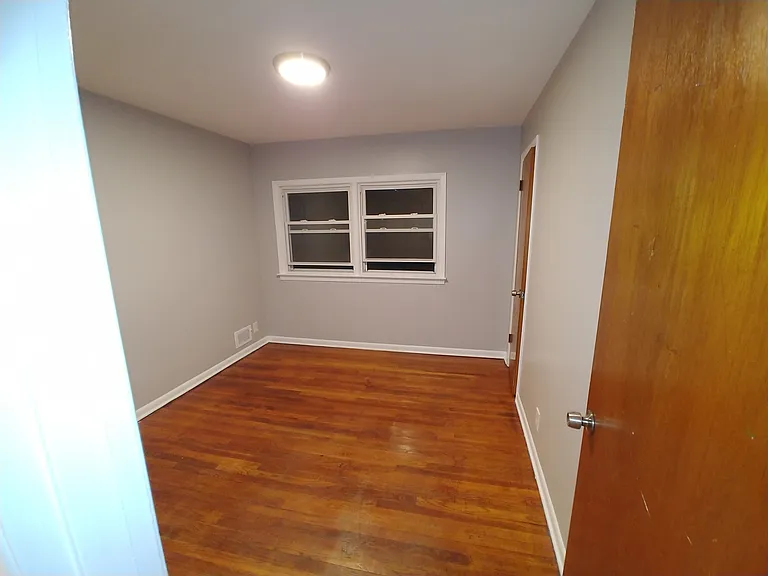 500 1/2 E 1st Ave #4 — Photo 4