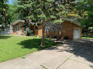 25740 Pineview Ave, Warren, MI 48091