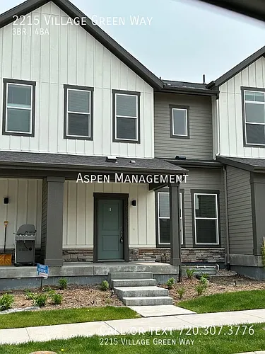 2215 Village Green Way Photo 1
