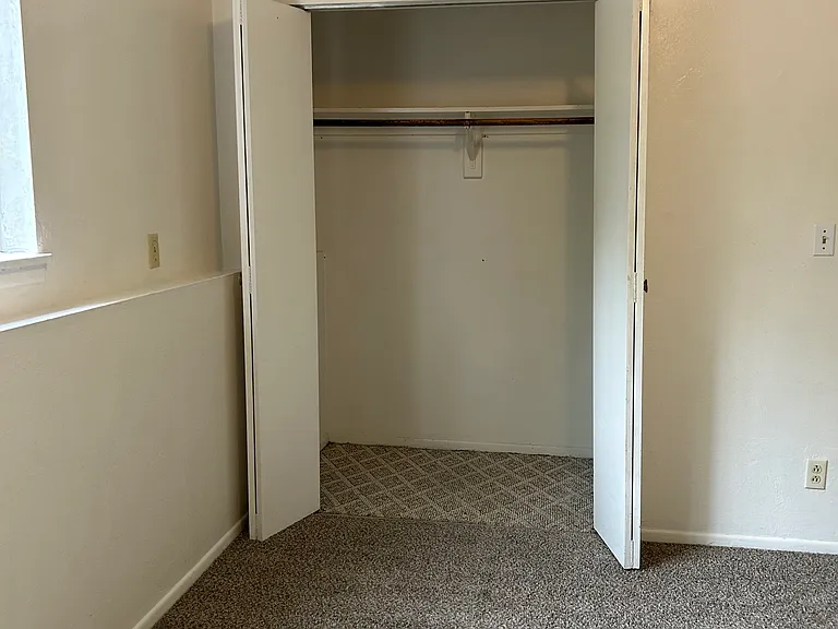 1101 Cree Dr #1 — Photo 5