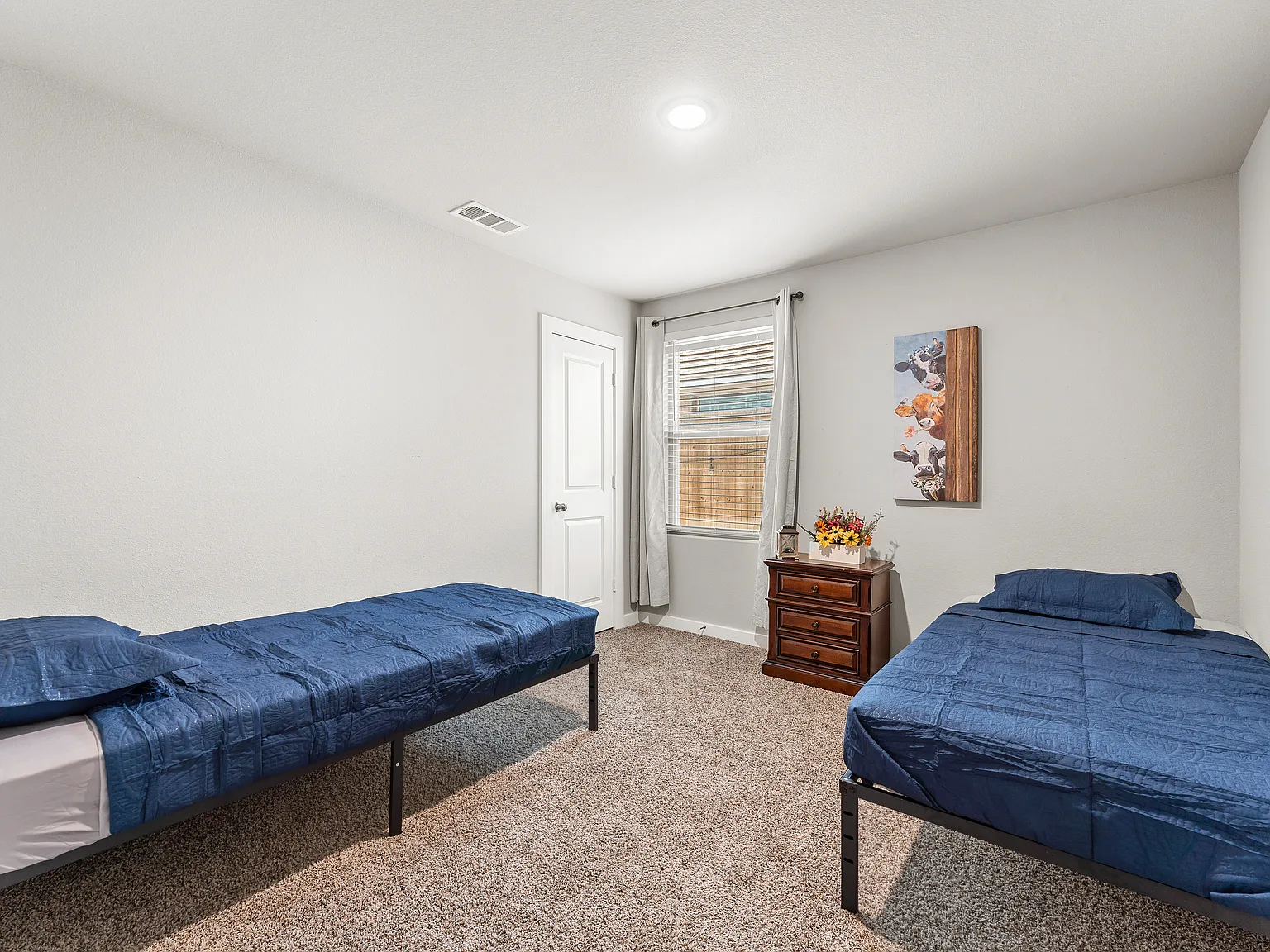 4 bed, 1836 sqft, $4,300 — Photo 4