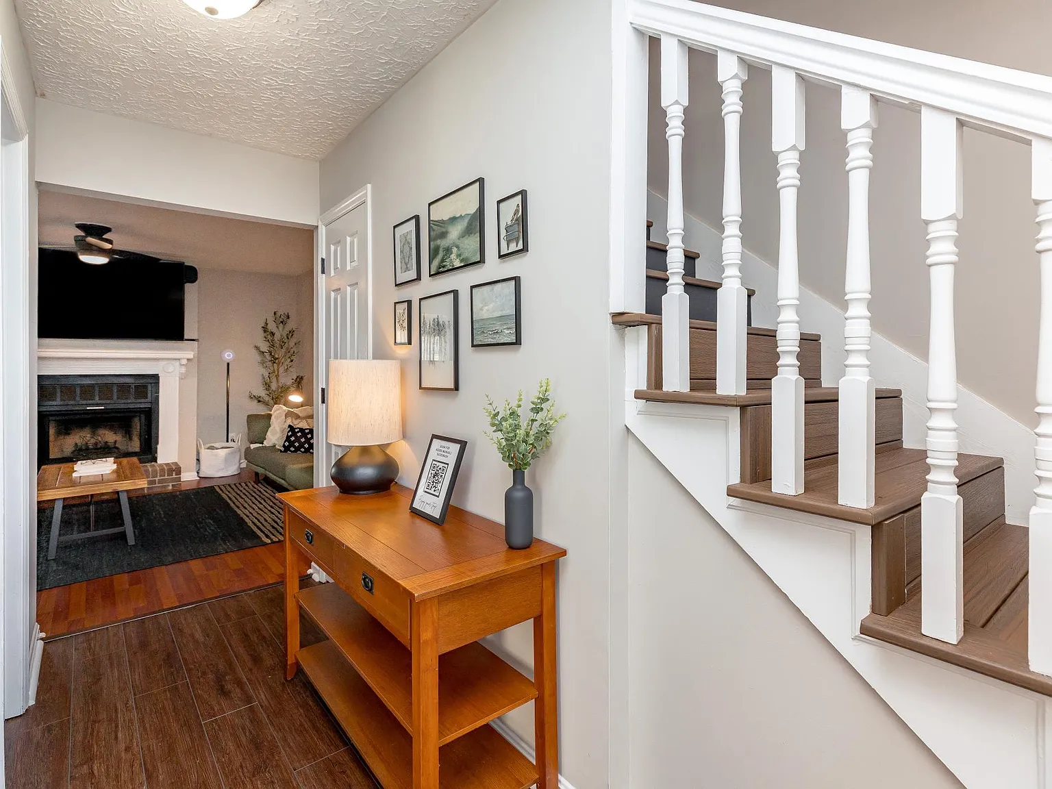 3 bed, 1.5 bath, 1358 sqft, $3,150 — Photo 2