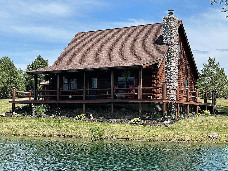 Waterfront Cabin 