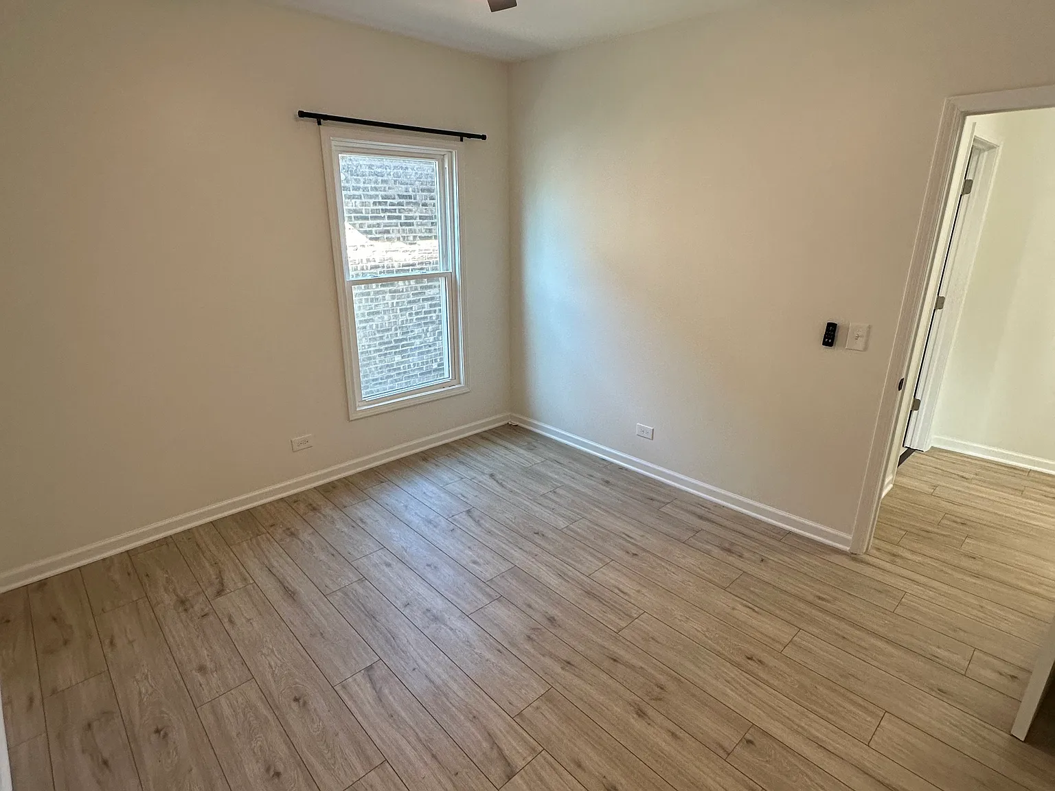1835 Lincoln St — Photo 3