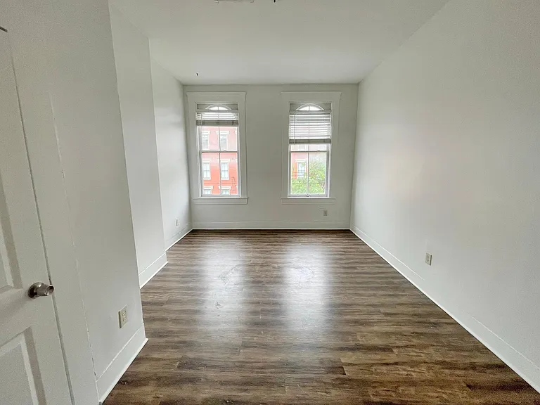 1735 Elm St #4 — Photo 7