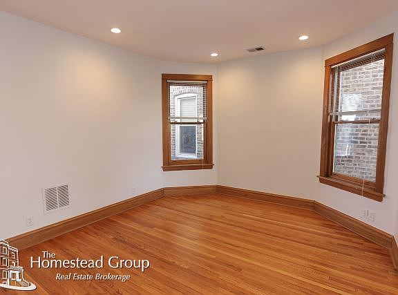5th image of 3541 N Claremont Ave #2N