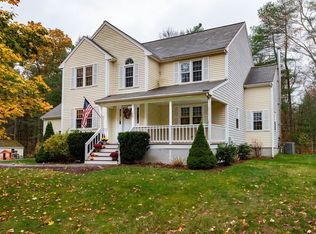 125 Rivers Edge Dr, Middleboro, MA 02346