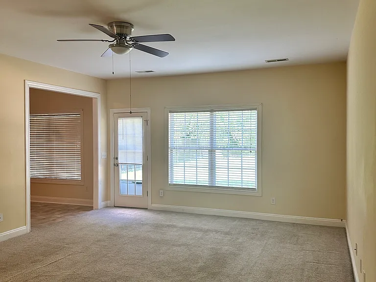 226 Penshurst Dr — Photo 5