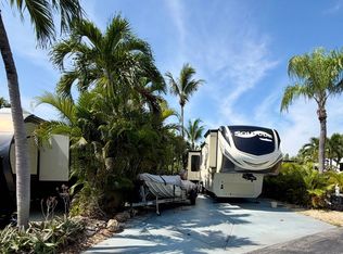 150 Smallwood Dr #13, Chokoloskee, FL 34138