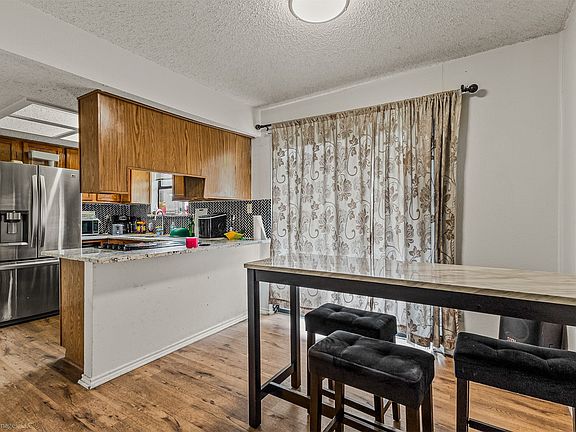 5th image of 2614 Stanford St
