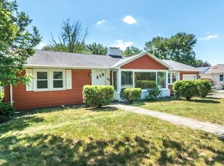 696 Beaver St, Waltham, MA 02452