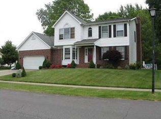 621 Long Point Dr, Erie, PA
