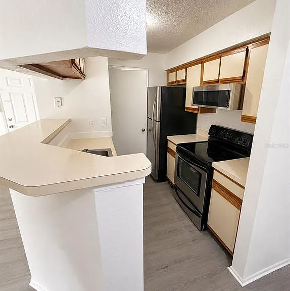 249 Afton Sq #107 — Photo 4