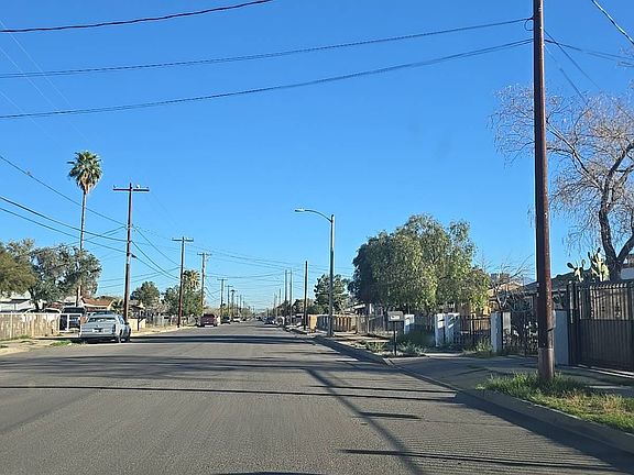 5th image of 3731 S Lundy Ave