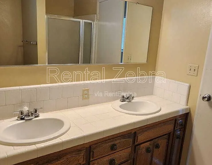 543 Kathryn Ct — Photo 11