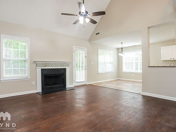 2nd image of 2060 Club Bay Dr