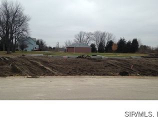 2057 Briarbend Ct, Maryville, IL 62062