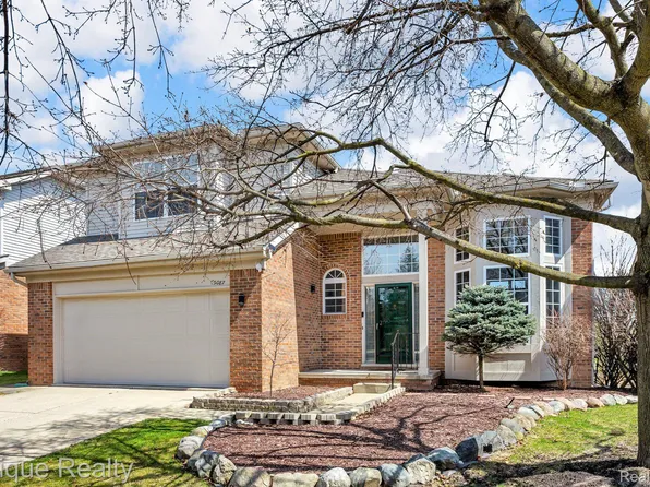 3087 Silverbrook Dr, Rochester, MI 48306