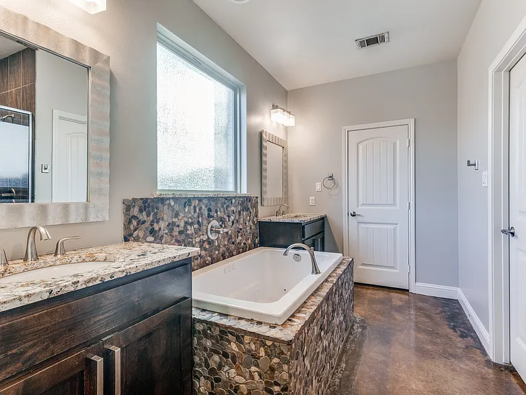 3141 Greene | Fabulous 5 bedroom home walking distance to TCU | Bathroom 1