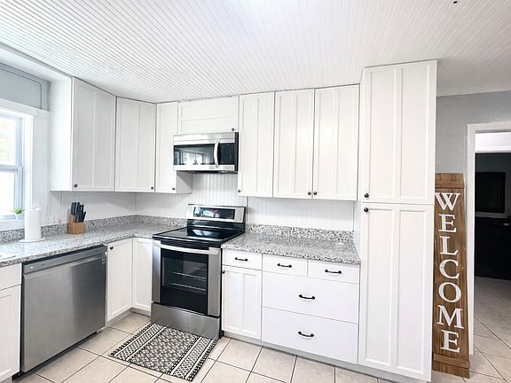 2nd image of 686 Ada St