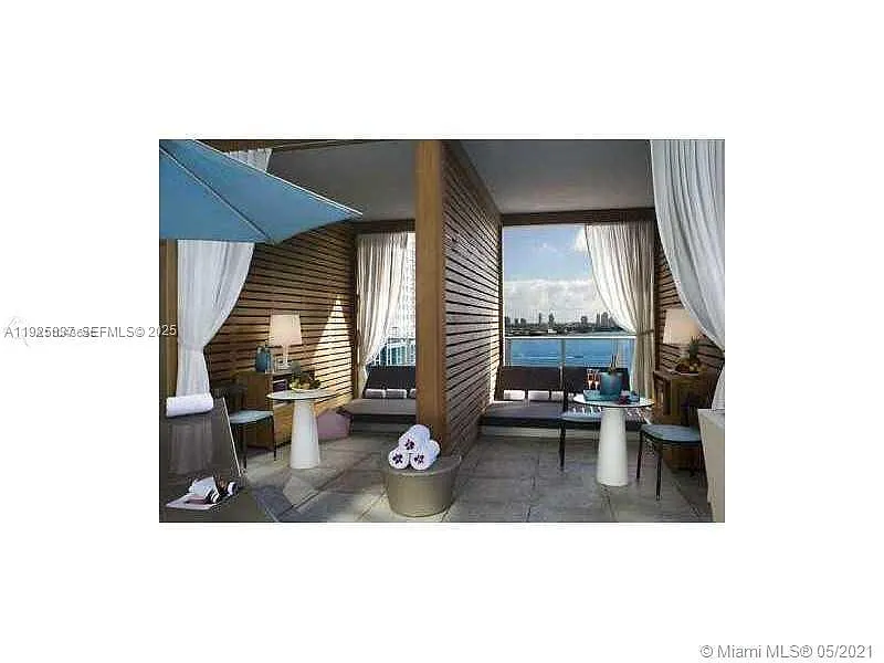Building Photo - 200 Biscayne Boulevard Way