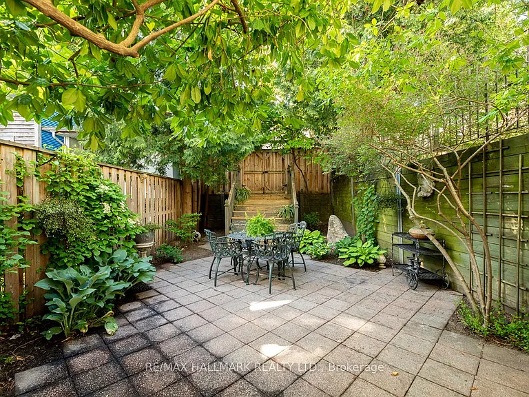 101 Pears Ave — Photo 32
