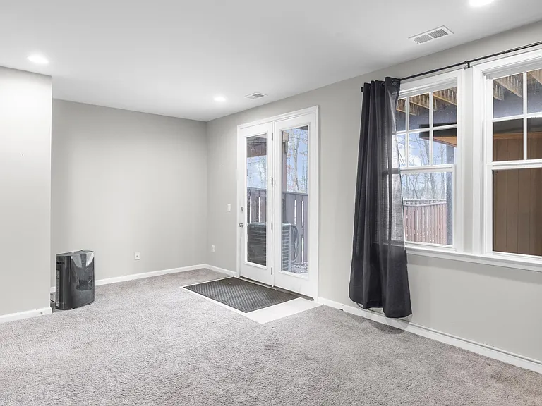 133 Biscane Ct — Photo 23