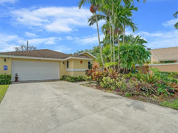 2nd image of 1005 NW 18th Avenue