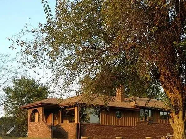 8664 Armbrust Rd, Manito, IL 61546