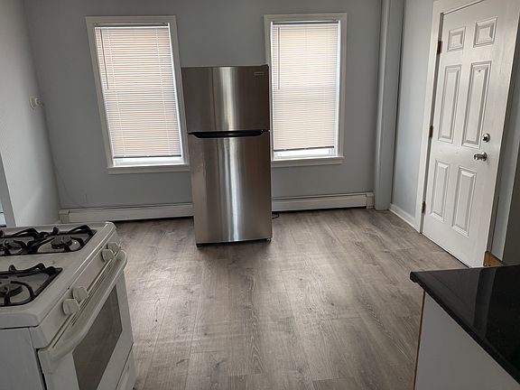 5th image of 159 Elm St APT 2