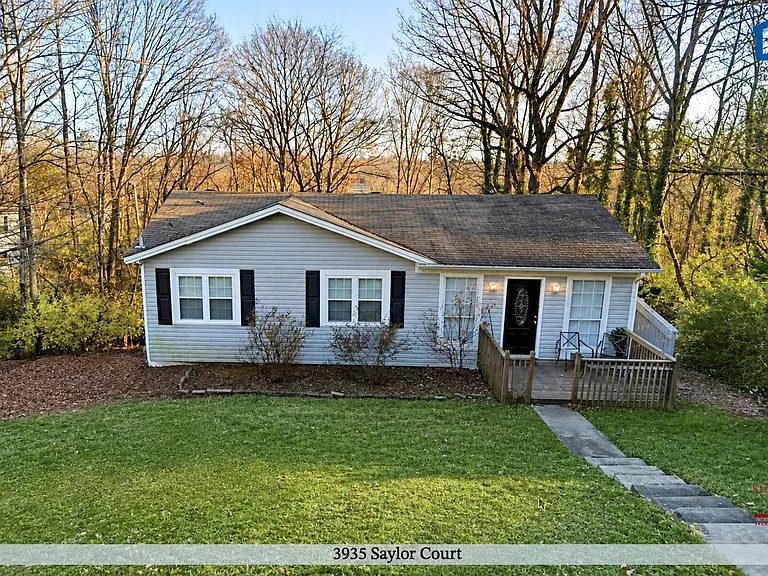 3935 Saylor Ct — Photo 1