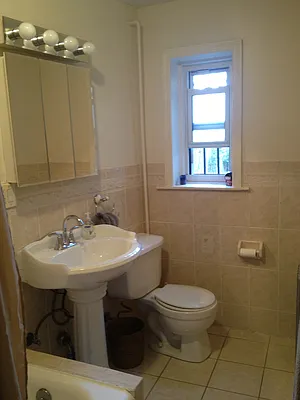 Rented by Flateau Realty | media 19