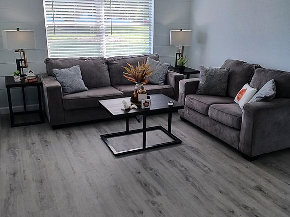 2nd image of 501 10th St #23