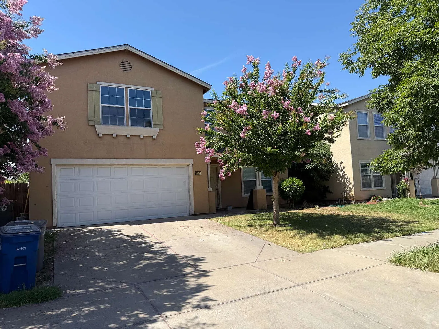 5 bed, 3.0 bath, 3545 sqft, $2,800 — Photo 2