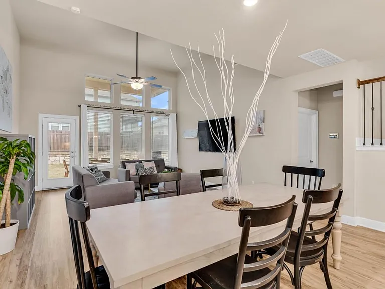 129 Birkshire Dr — Photo 5