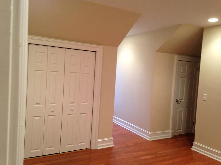 Bedroom w/large closet and skylight