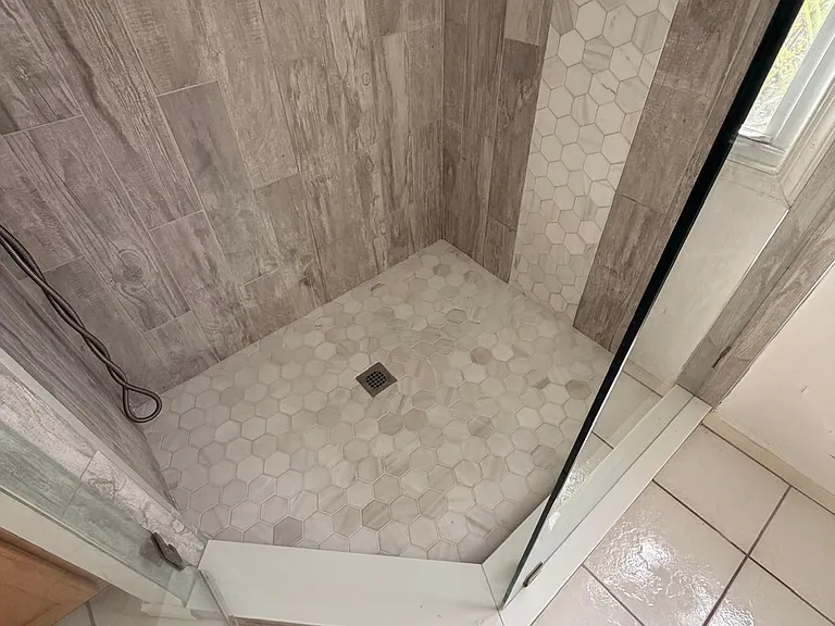 1226 Avondale Ln — Photo 7