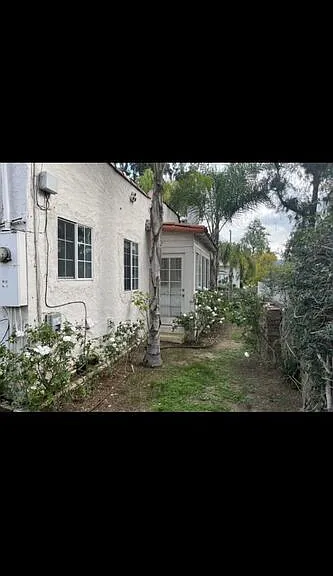 101 N La Peer Dr — Photo 10