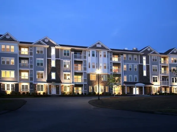 4 Pennington Dr #308, Walpole, MA 02081