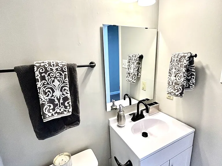 Whitfield Apartments — Photo 13