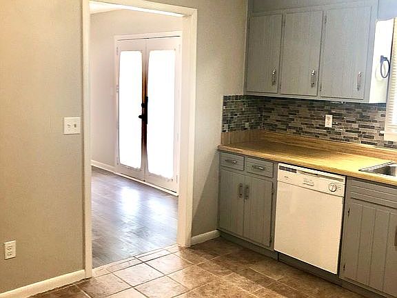 5th image of 1403 Westview Dr NW