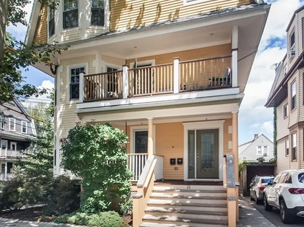 32 Central Rd #1, Somerville, MA 02143